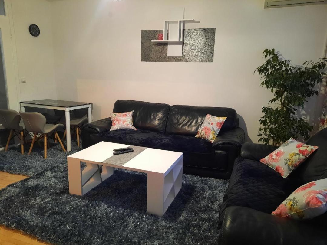 Appartamento Dzoni SJJ Esterno foto