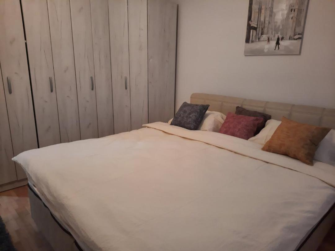 Appartamento Dzoni SJJ Esterno foto